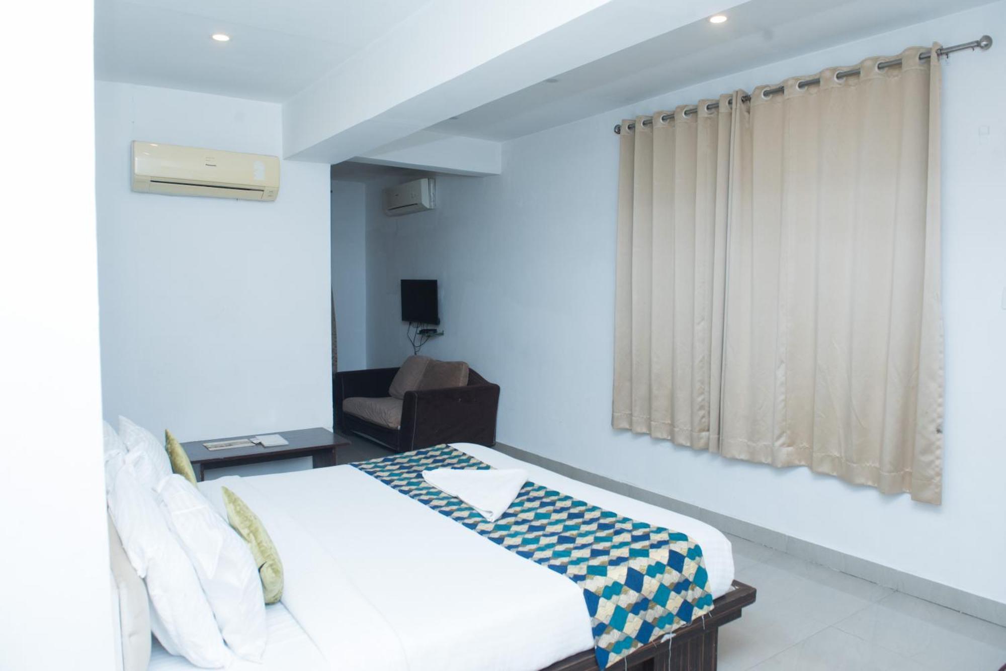 Hotel Balaji Central Ratlam Екстер'єр фото