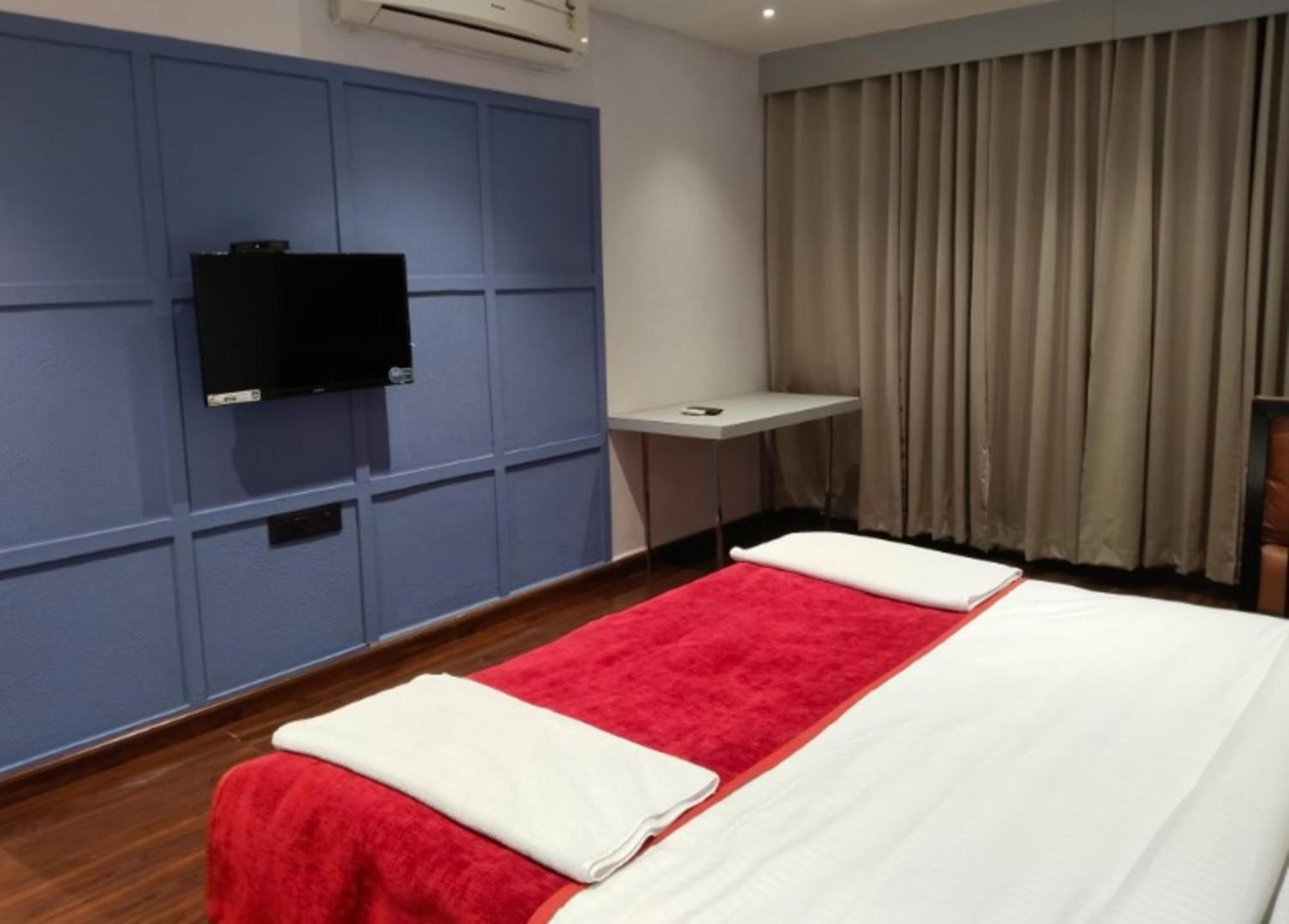 Hotel Balaji Central Ratlam Екстер'єр фото