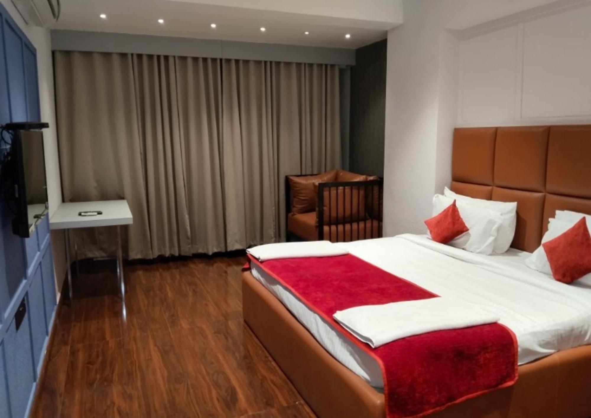 Hotel Balaji Central Ratlam Екстер'єр фото