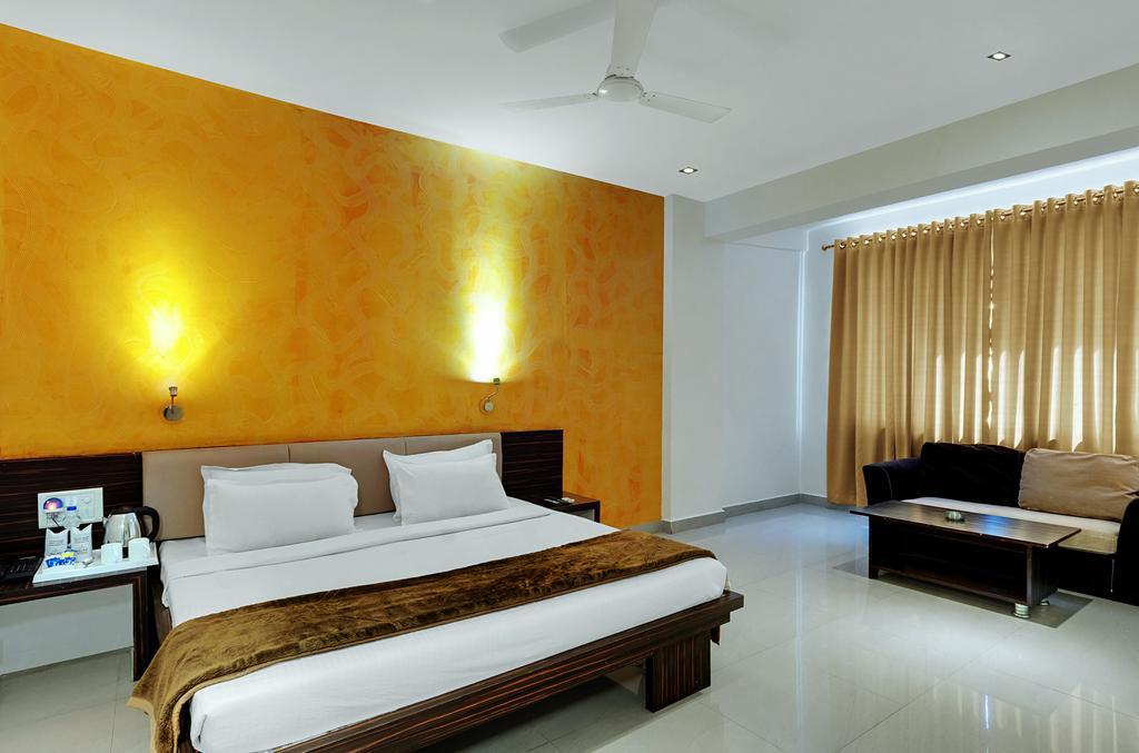 Hotel Balaji Central Ratlam Номер фото