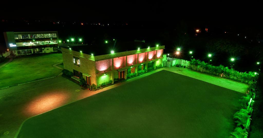 Hotel Balaji Central Ratlam Екстер'єр фото