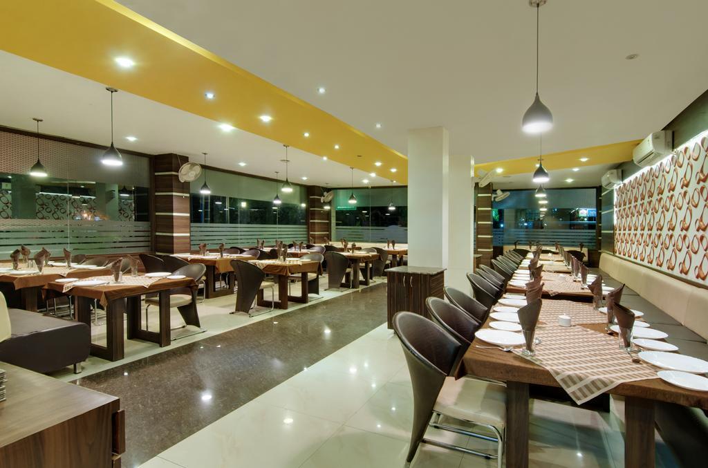Hotel Balaji Central Ratlam Екстер'єр фото