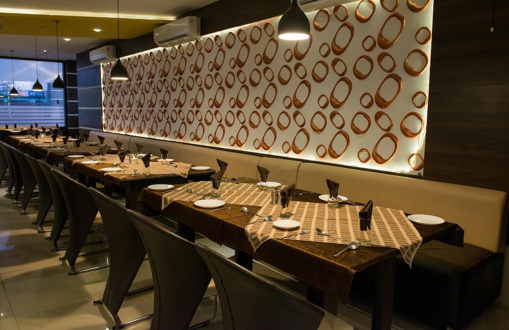 Hotel Balaji Central Ratlam Екстер'єр фото