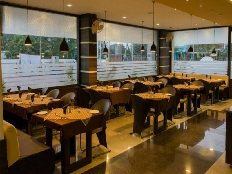 Hotel Balaji Central Ratlam Екстер'єр фото